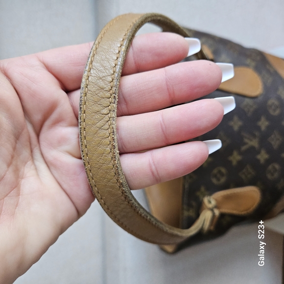 Louis Vuitton Monogram Tote Bag - Picture 4 of 16